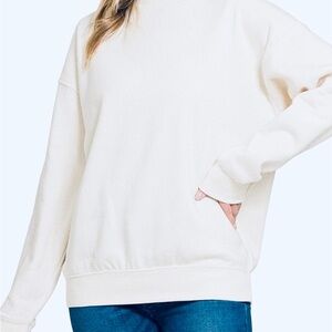 Zenana Outfitters Cream Sweatshirt